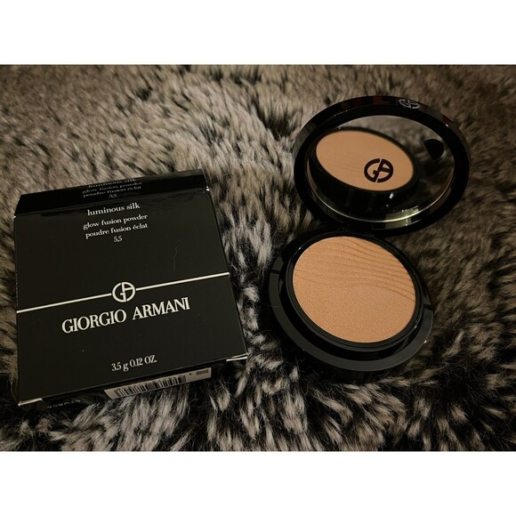 Giorgio Armani Luminous Silk Glow Fusion Powder Shade 5.5 Full Size 3.5g - Picture 2 of 4